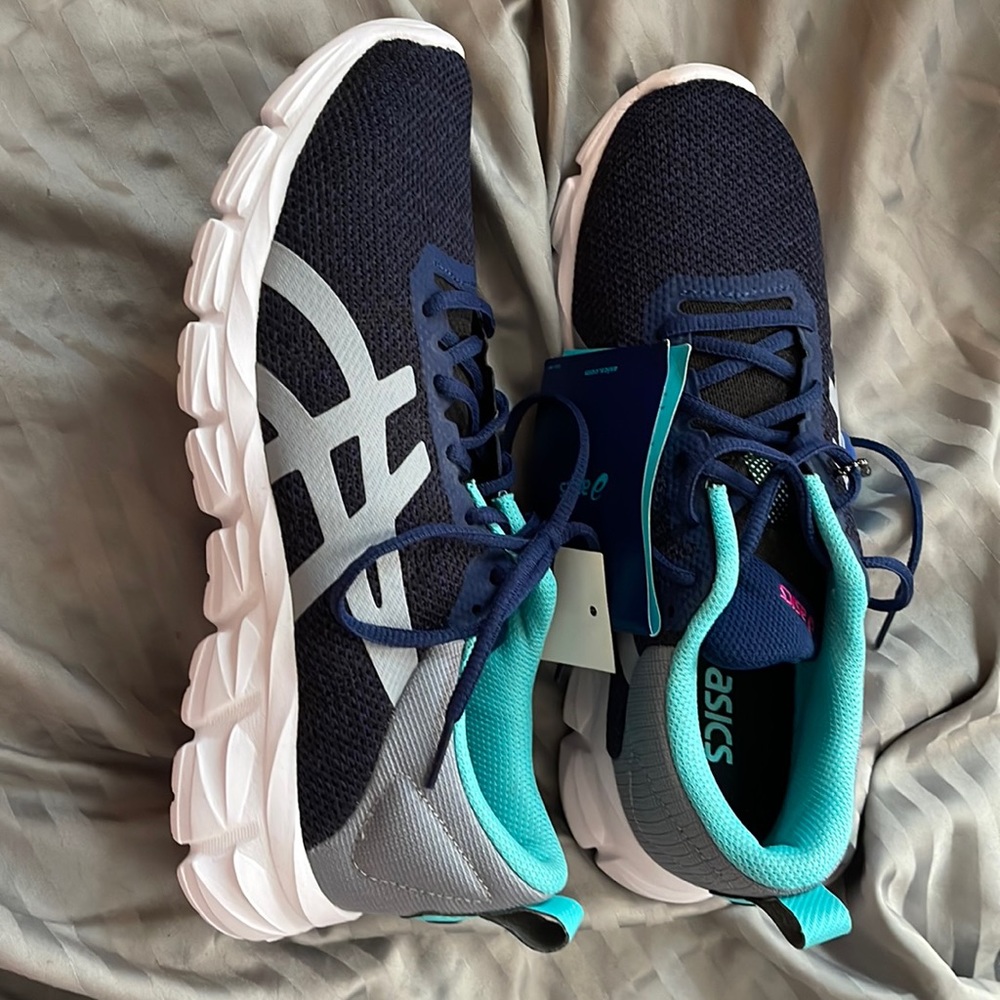 New women’s ASICS Ortholite gel tennis shoes sz 7.5